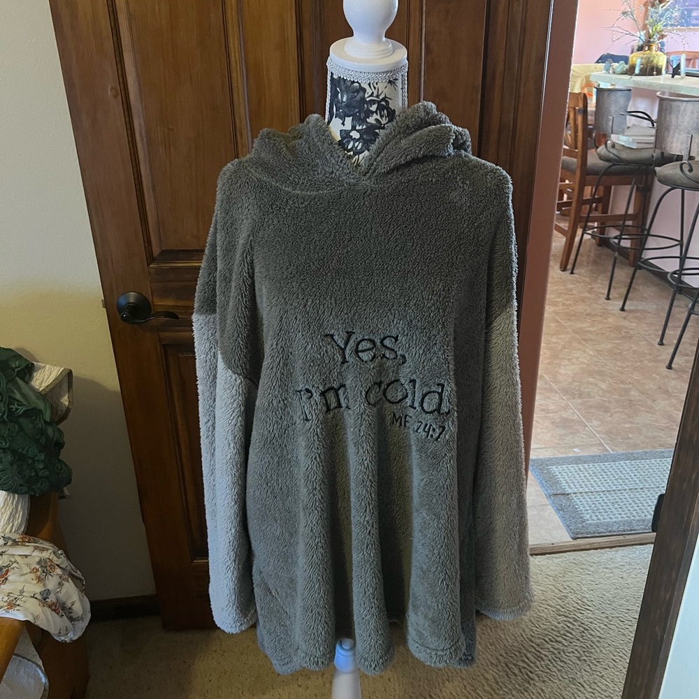 Fuzzy long tunic top size 2XL